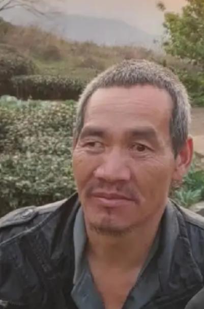 走失者照片 泉州市寻人：五旬男子走失，穿黑色长...