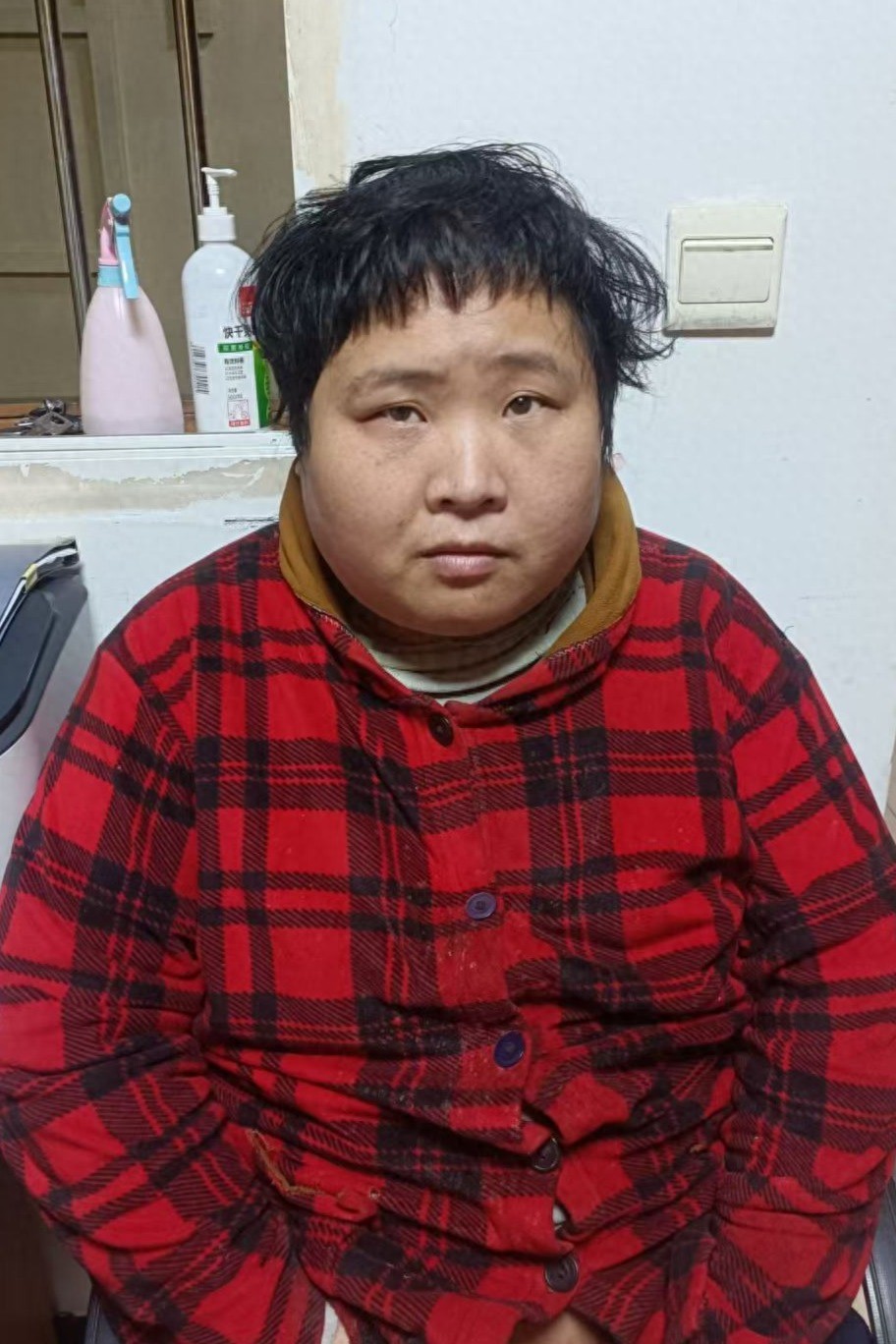 走失者照片 资阳市寻亲：中年女子被救助，高1米...