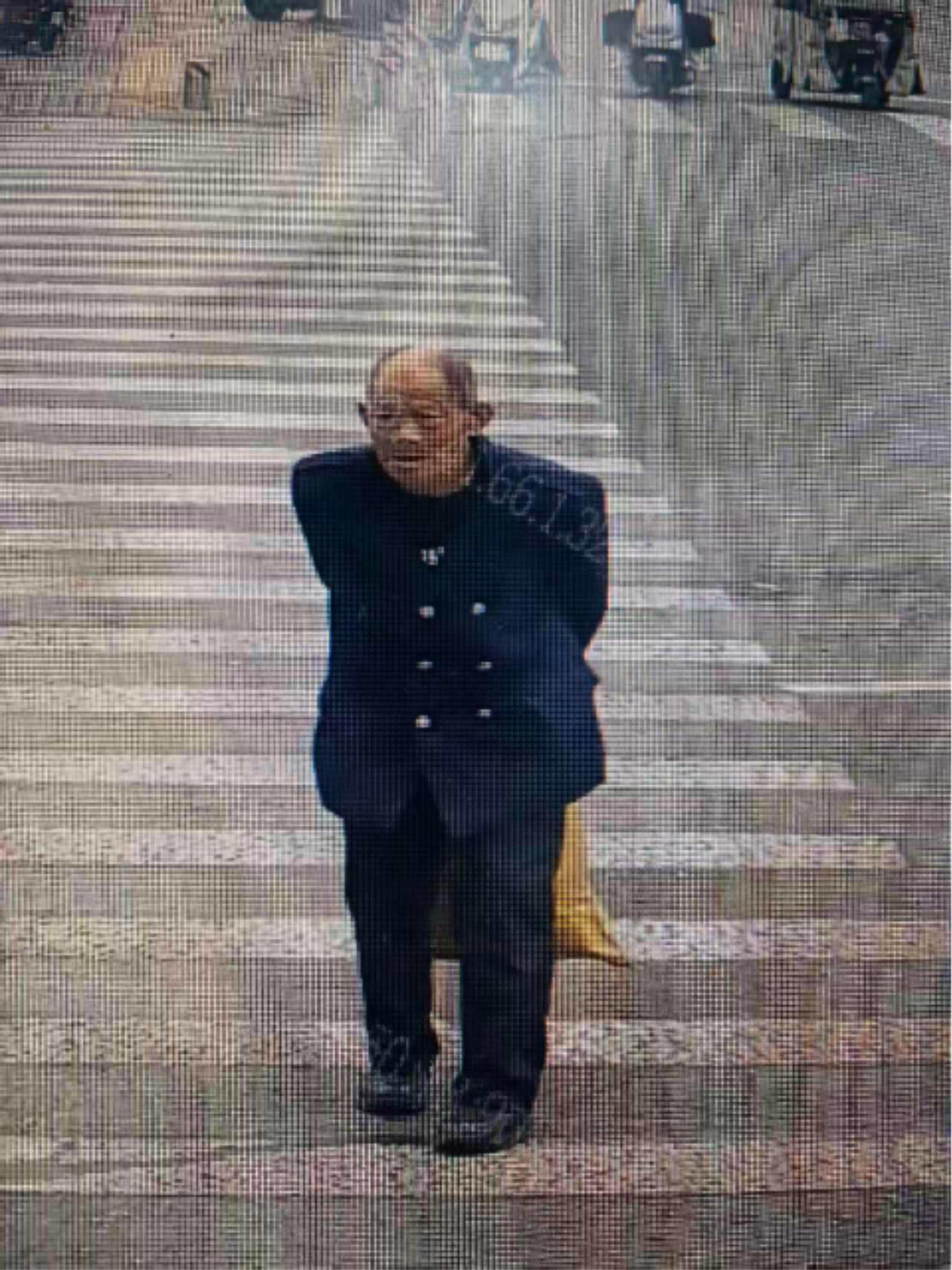 走失者照片 洛阳市寻人：八旬老人走失，穿蓝色西...
