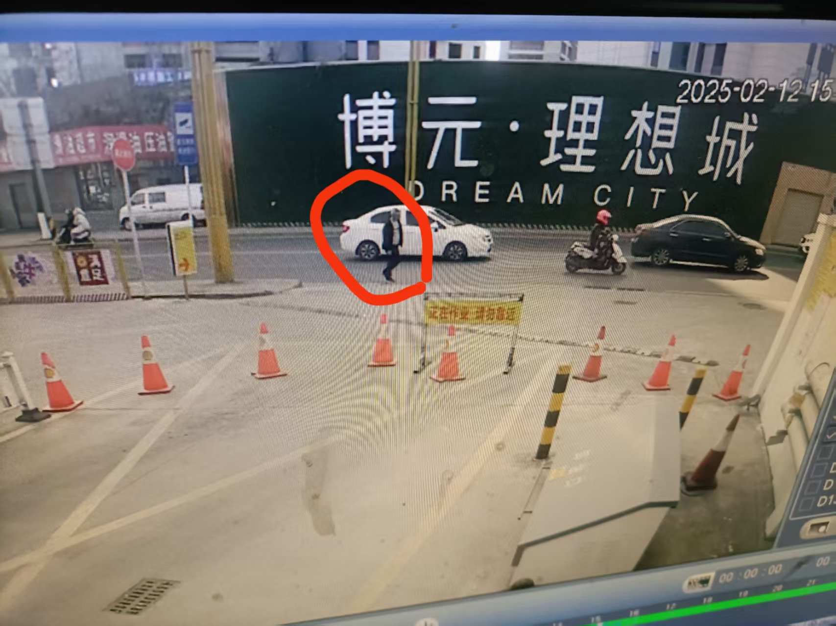 走失者照片 安康市寻人：六旬老人走失，穿黑色带...