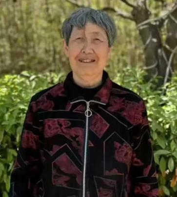 走失者照片 渭南市寻人：七旬老太走失，戴帽子，...