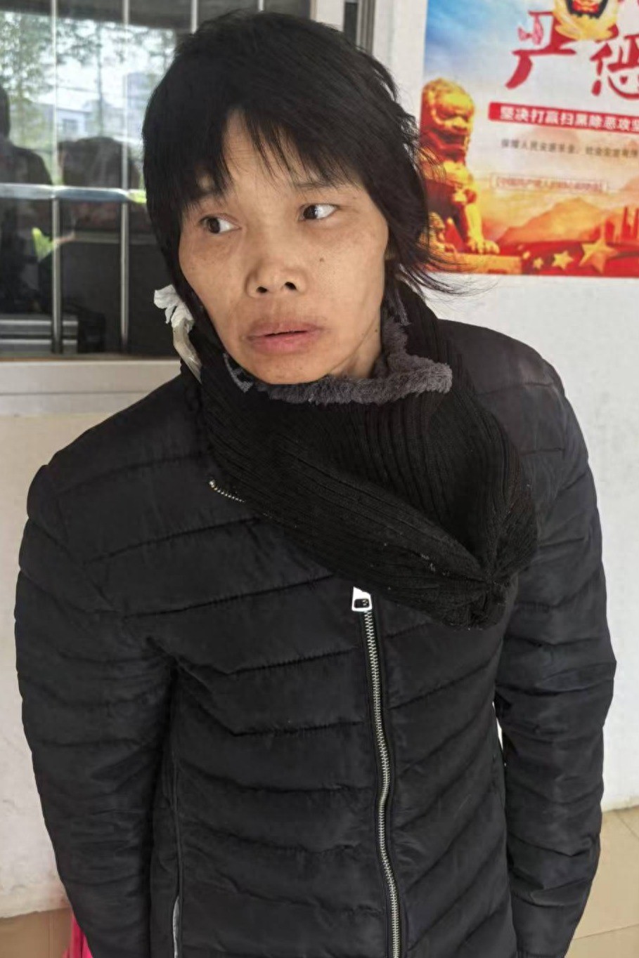 走失者照片 玉林市寻亲：五旬女子被救助，穿黑色...
