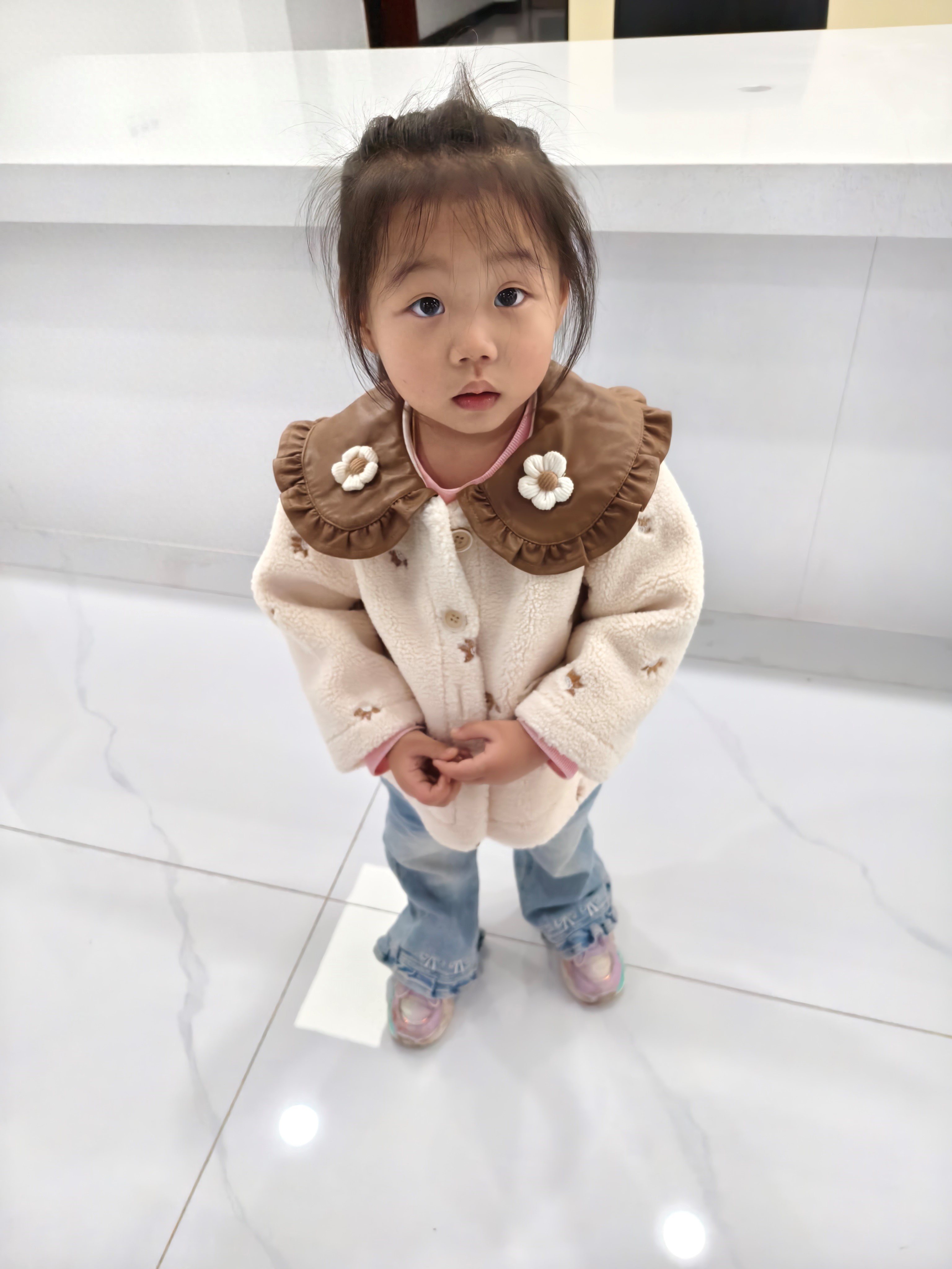 走失者照片 重庆市寻亲:3岁女孩被救助,裹蓝色...