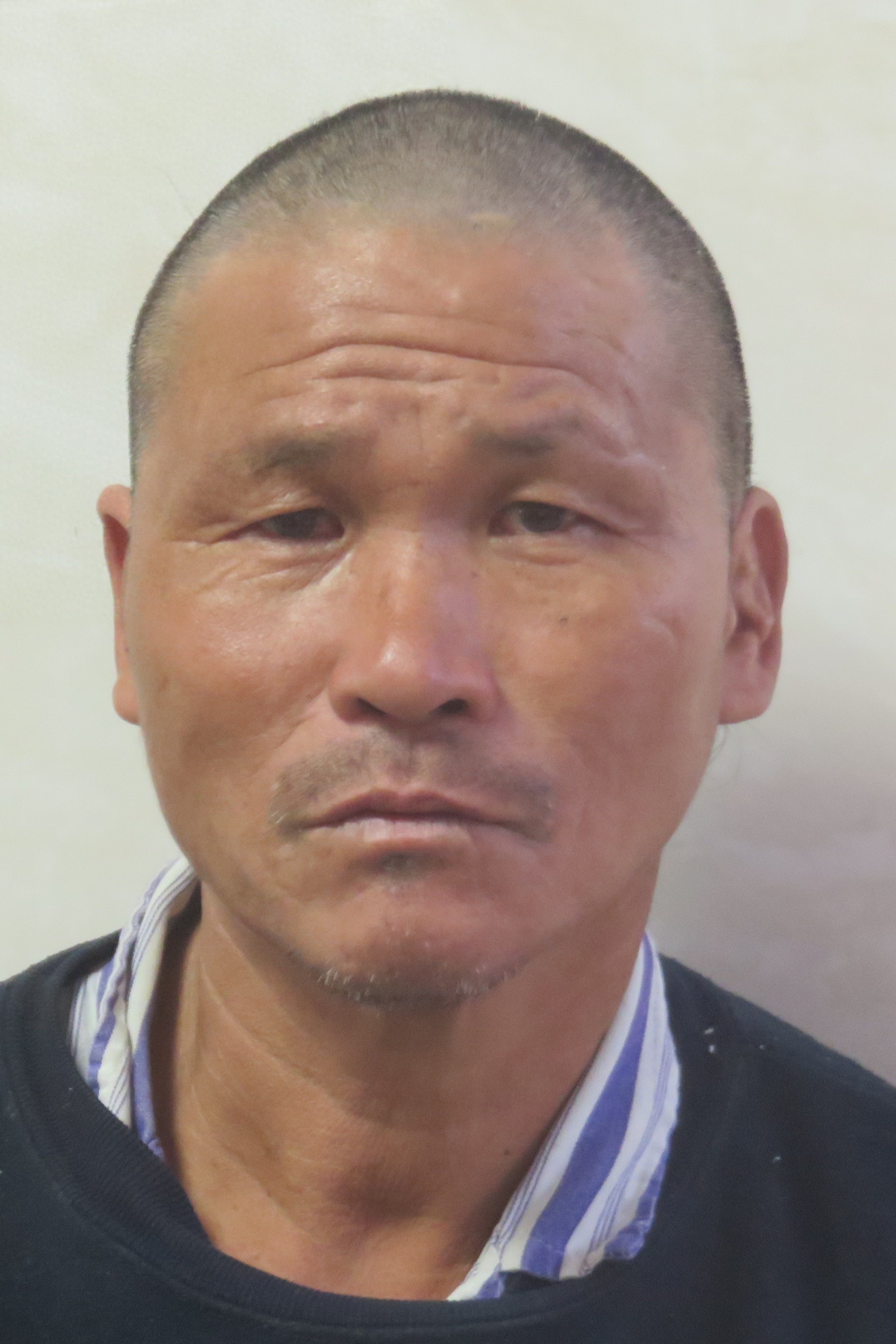 走失者照片 玉林市寻亲：五旬男子被救助，穿白色...