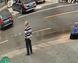 走失者照片 南阳市寻人：八旬老人走失，穿横条纹...
