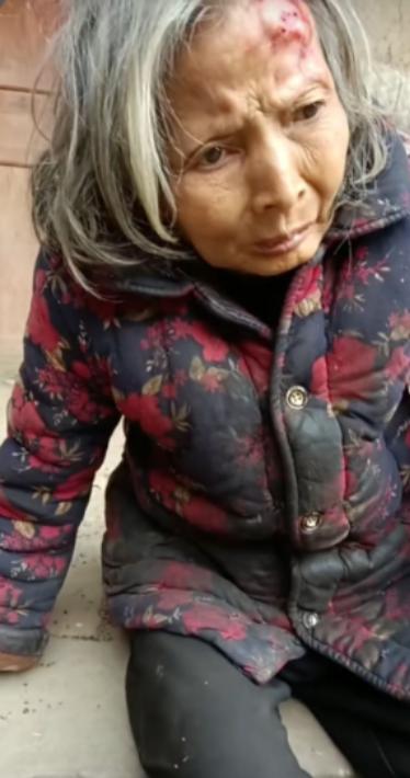 走失者照片 巴中市寻人：六旬老太走失，穿黑底印...