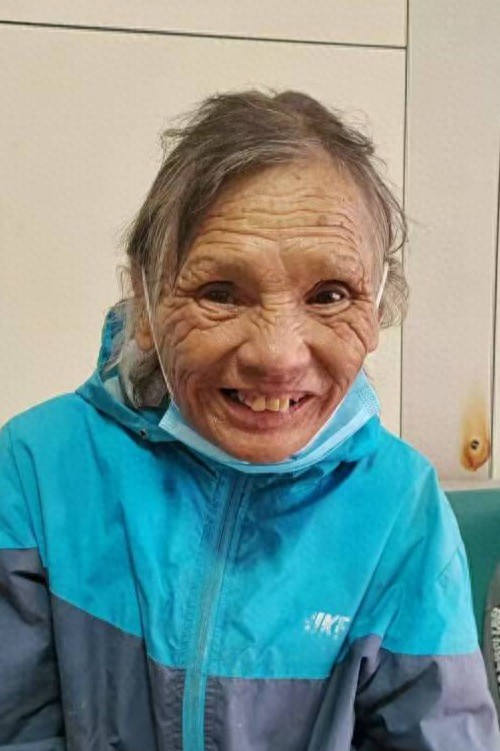 走失者照片 济南市寻亲：七旬老太被救助，高1米...