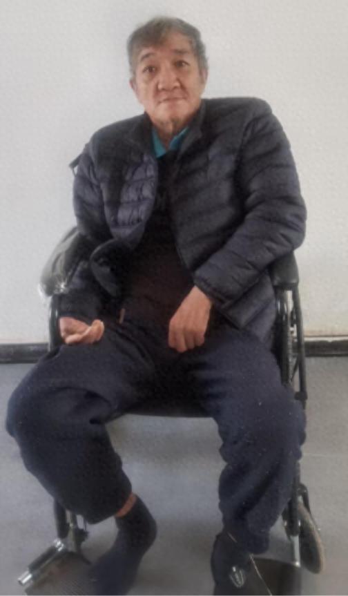 走失者照片 驻马店市寻亲：六旬老人被救助，穿黑...