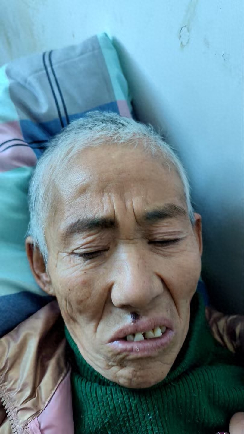 走失者照片 石家庄市寻亲：六旬老太被救助，留白...