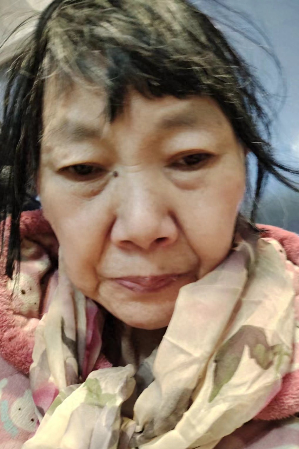走失者照片 开封市寻亲：六旬老太被救助，穿花色...