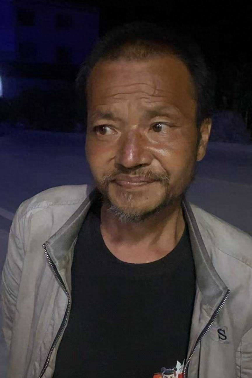 走失者照片 泸州市寻亲：五旬男子被救助，穿灰白...