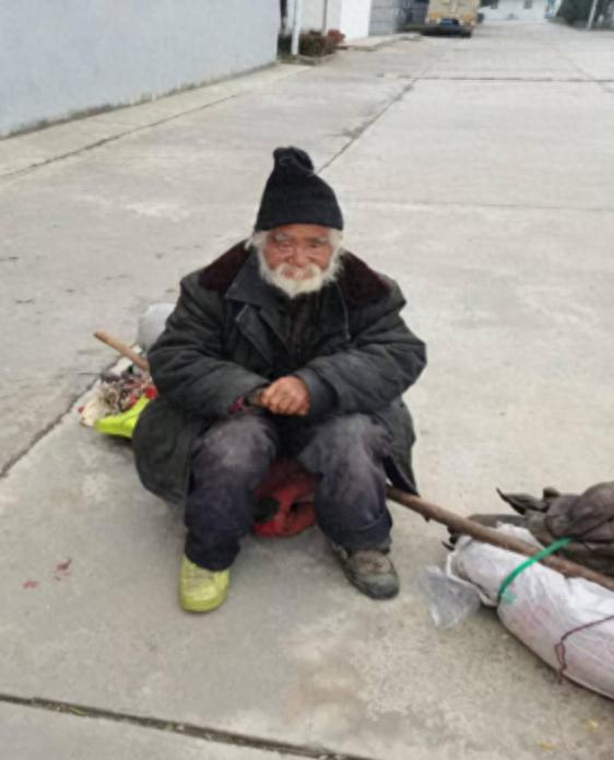 走失者照片 陇南市寻亲：八旬老人被救助，自述叫...