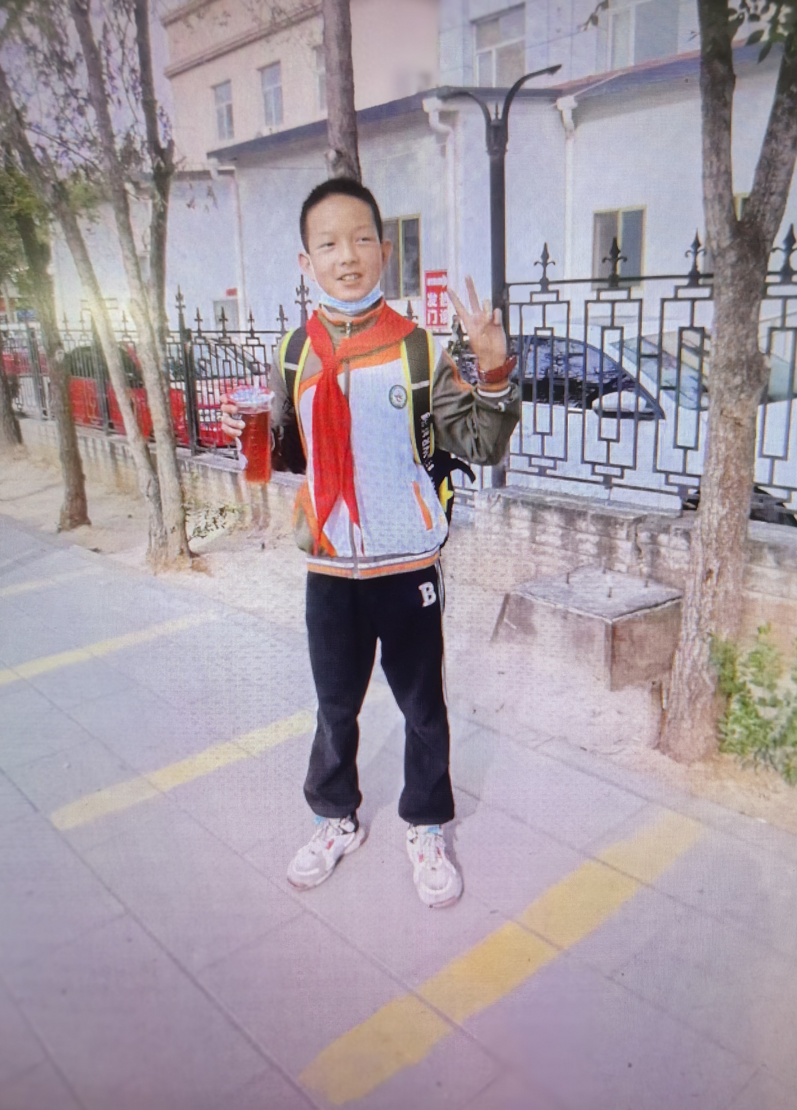 走失者照片 西宁市寻人：14岁男孩走失，高1米...