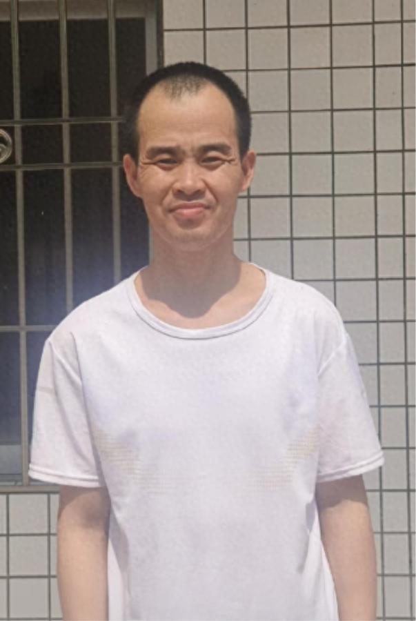 走失者照片 云浮市寻亲：中年男子被救助，言语残...