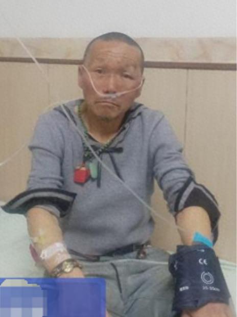 走失者照片 哈尔滨市寻亲：六旬老人被救助，穿红...