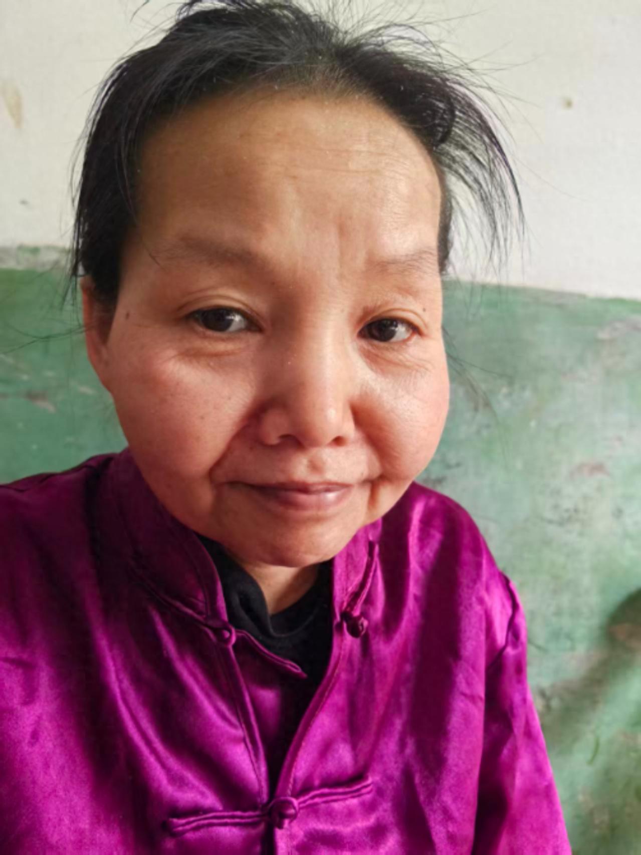 走失者照片 襄阳市寻亲：五旬女子被救助，穿紫色...