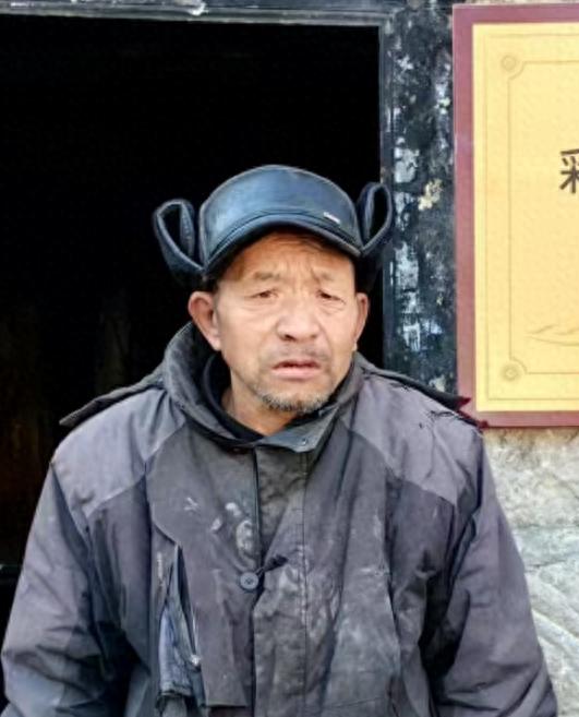 走失者照片 洛阳市寻人：六旬老人走失，戴黑色帽...