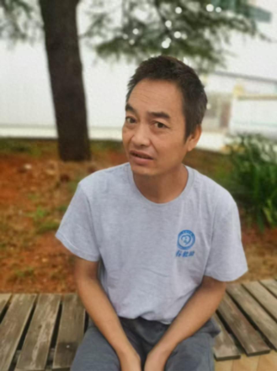 走失者照片 黄冈市寻亲：中年男子被救助，自述叫...