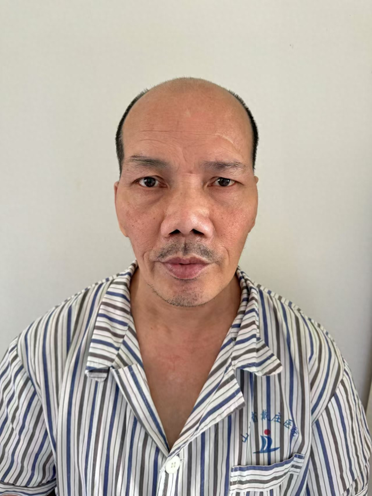 走失者照片 济宁市寻亲：五旬男子被救助，高1米...