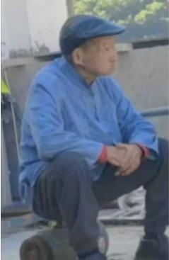 走失者照片 凉山州寻人：八旬老人走失，穿蓝色上...
