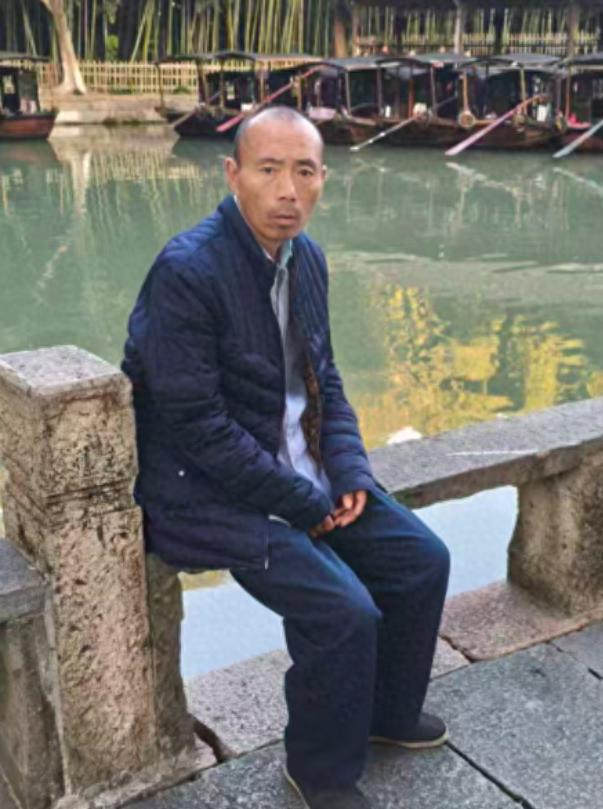走失者照片 新乡市辉县市寻人：六旬老人走失，患...
