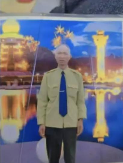 走失者照片 曲靖市寻人：六旬老人走失，穿黑色外...