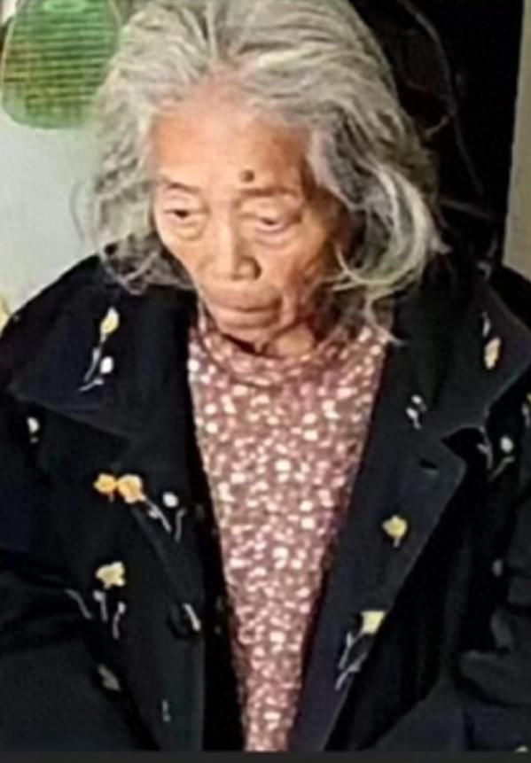 走失者照片 秦皇岛市寻人：七旬老太走失，患小脑...