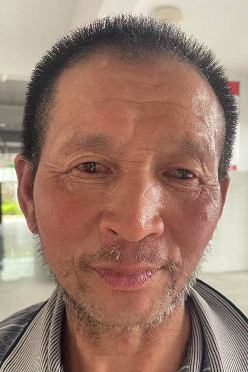 走失者照片 亳州市寻亲：五旬男子被救助，穿灰黑...