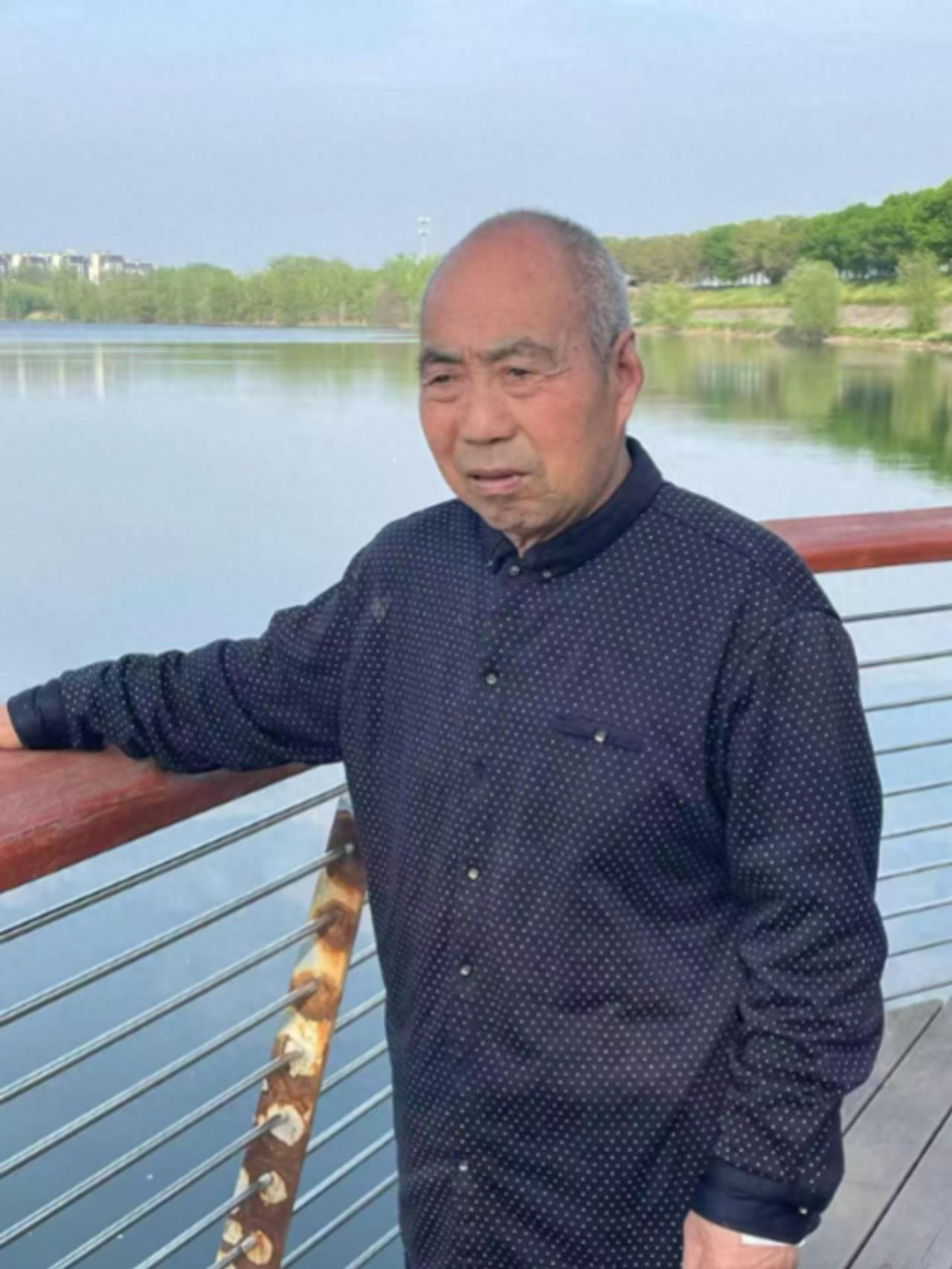 走失者照片 许昌市寻人：六旬老人走失，穿蓝底白...
