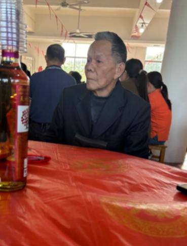 走失者照片 云浮市寻人：七旬老人走失，穿黑色衣...