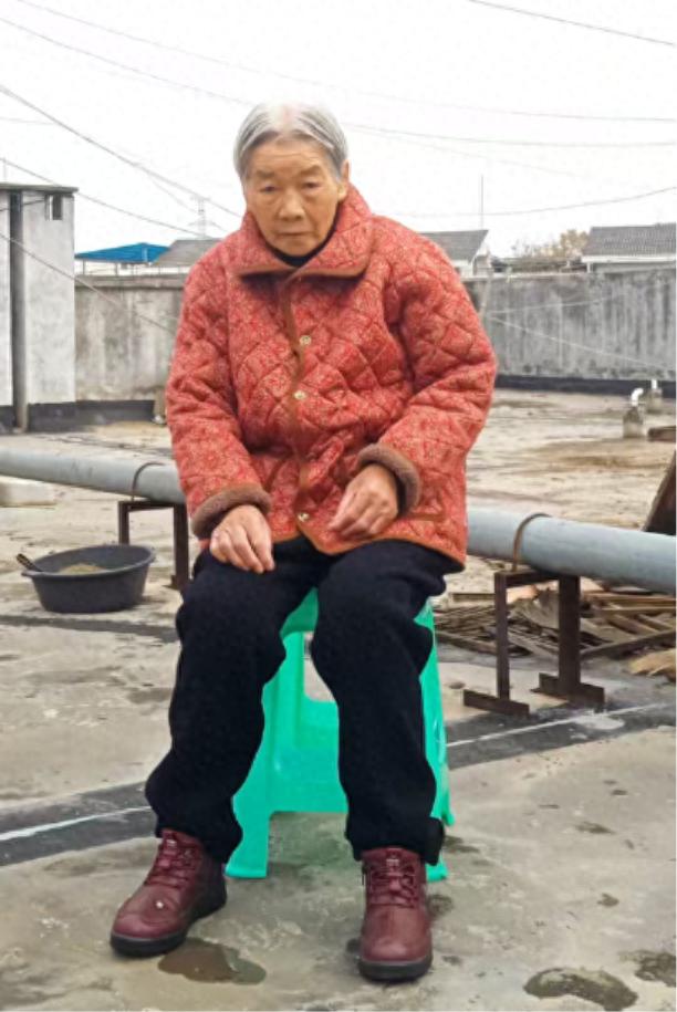 走失者照片 遵义市寻人：七旬老太走失，穿红色上...