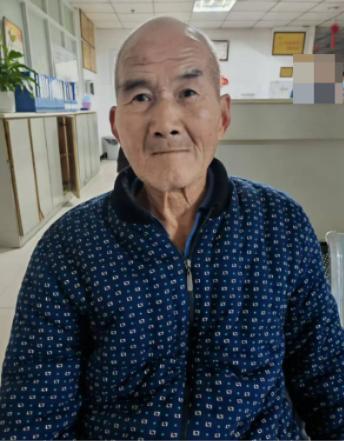 走失者照片 渭南市寻人：七旬老人走失，穿灰蓝色...