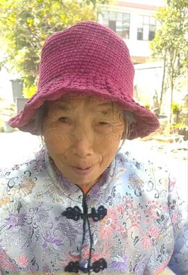 走失者照片 昆明市寻人：八旬老太走失，戴粉蓝色...