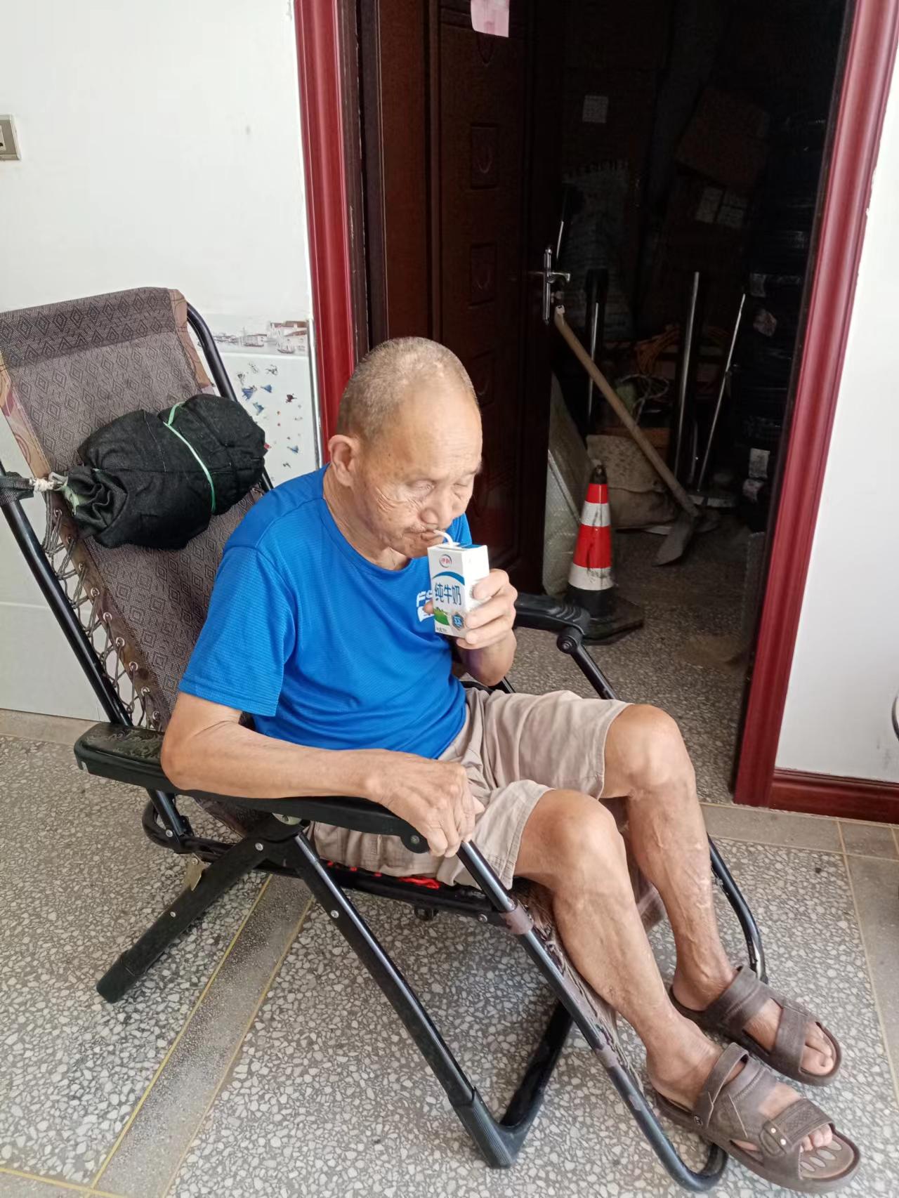 走失者照片 荆州市松滋市寻人：八旬老人走失，穿...