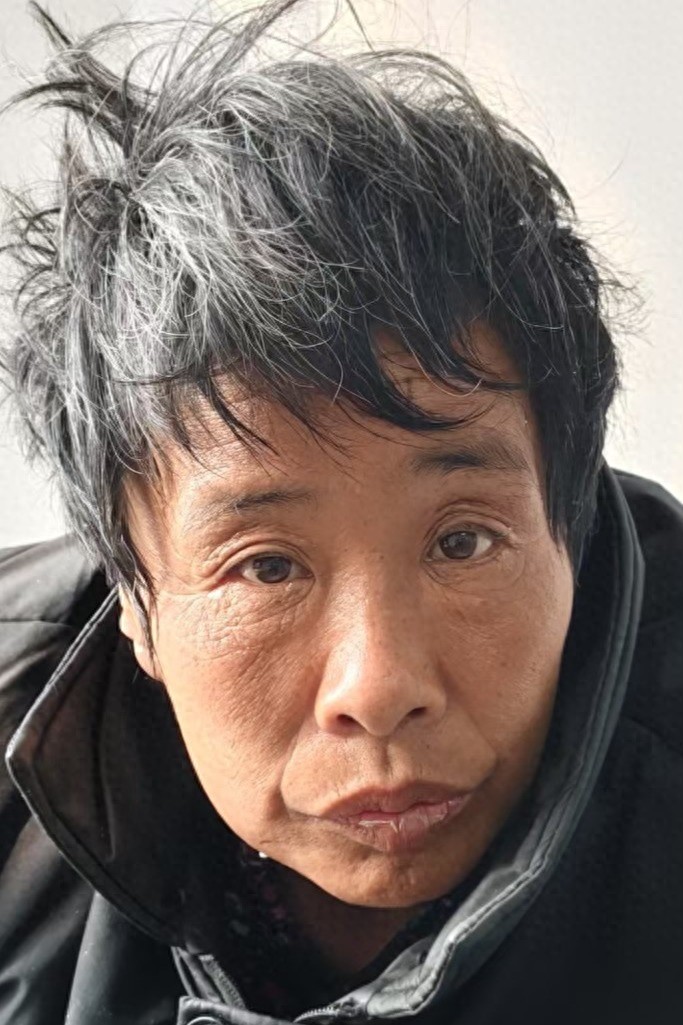 走失者照片 保定市寻亲：中年女子被救助，穿黑色...