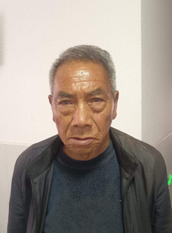 走失者照片 重庆市寻亲：六旬老人被救助，穿深色...