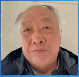 走失者照片 抚顺市寻人：六旬老人走失，穿黑色毛...