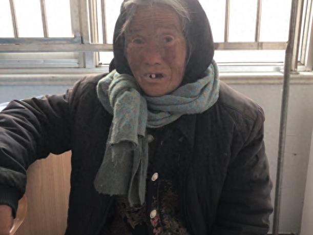 走失者照片 日照市寻亲：六旬老太被救助，自述叫...