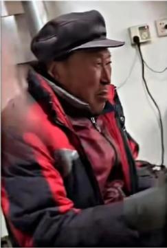 走失者照片 唐山市寻人：七旬老人走失，穿灰色上...