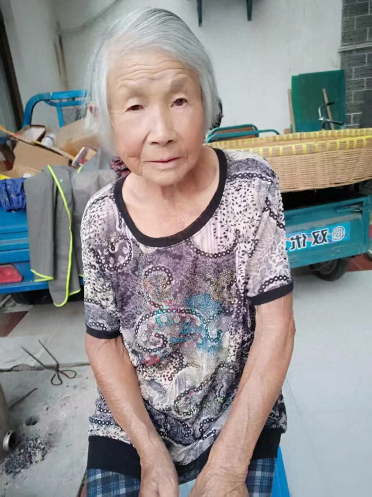走失者照片 泰州市泰兴市寻人：八旬老太走失，骑...