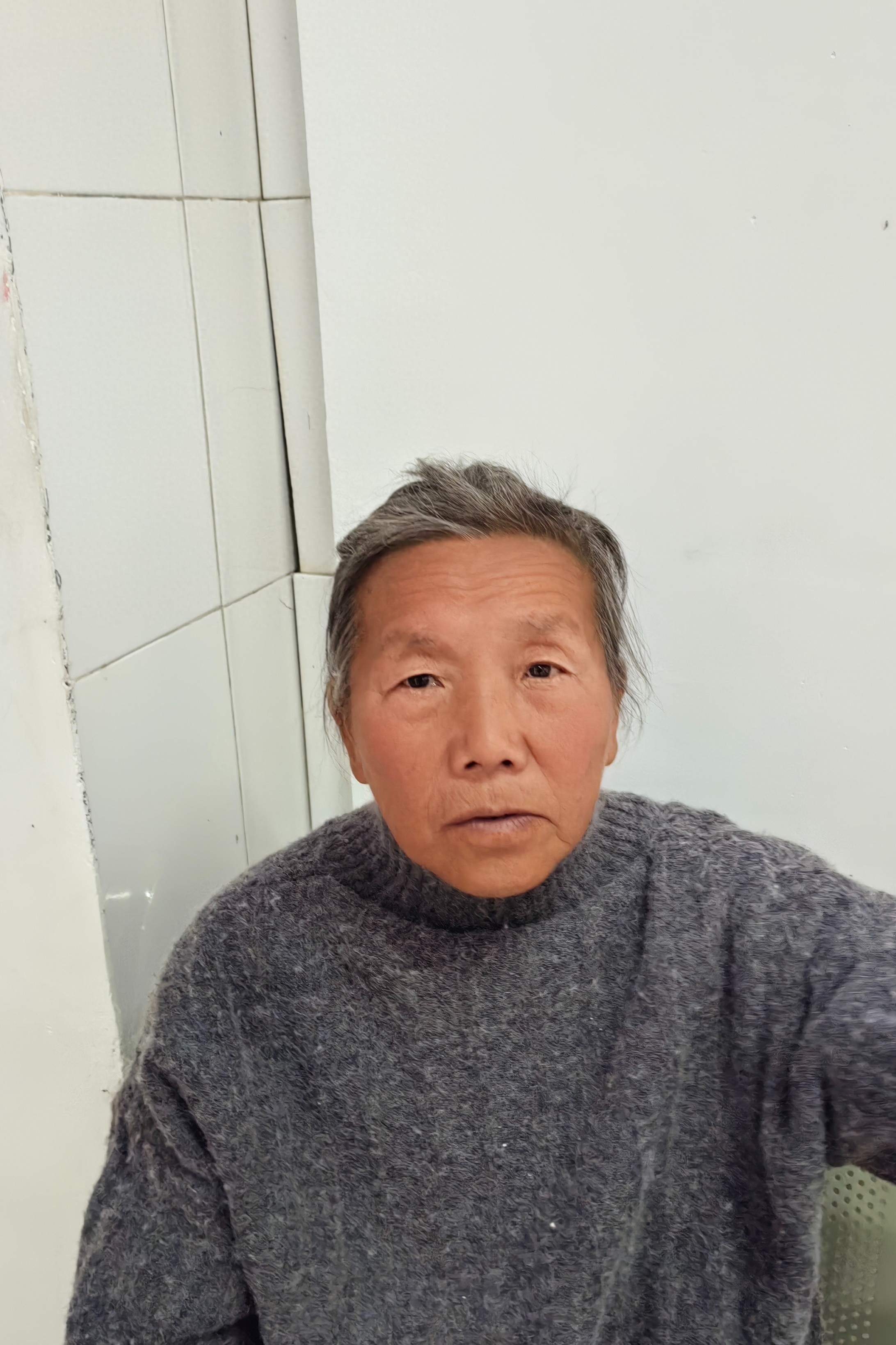 走失者照片 郑州市寻亲：七旬老太被救助，穿浅色...
