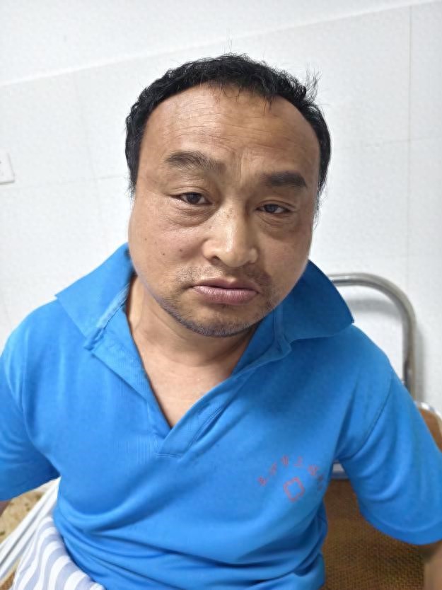 走失者照片 长沙市寻亲：中年男子被救助，穿蓝色...