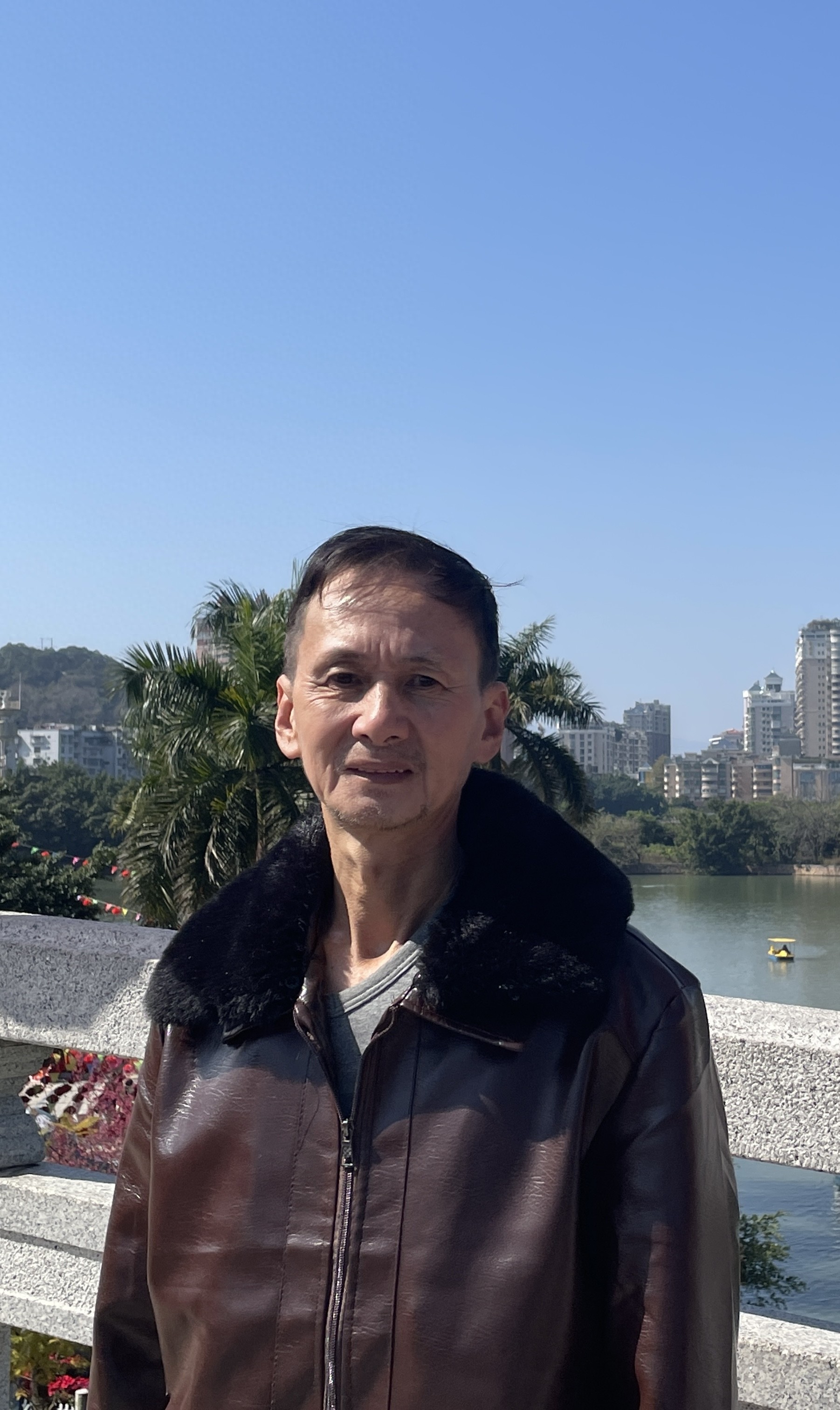 走失者照片 南平市寻人：六旬老人走失，穿深绿色...