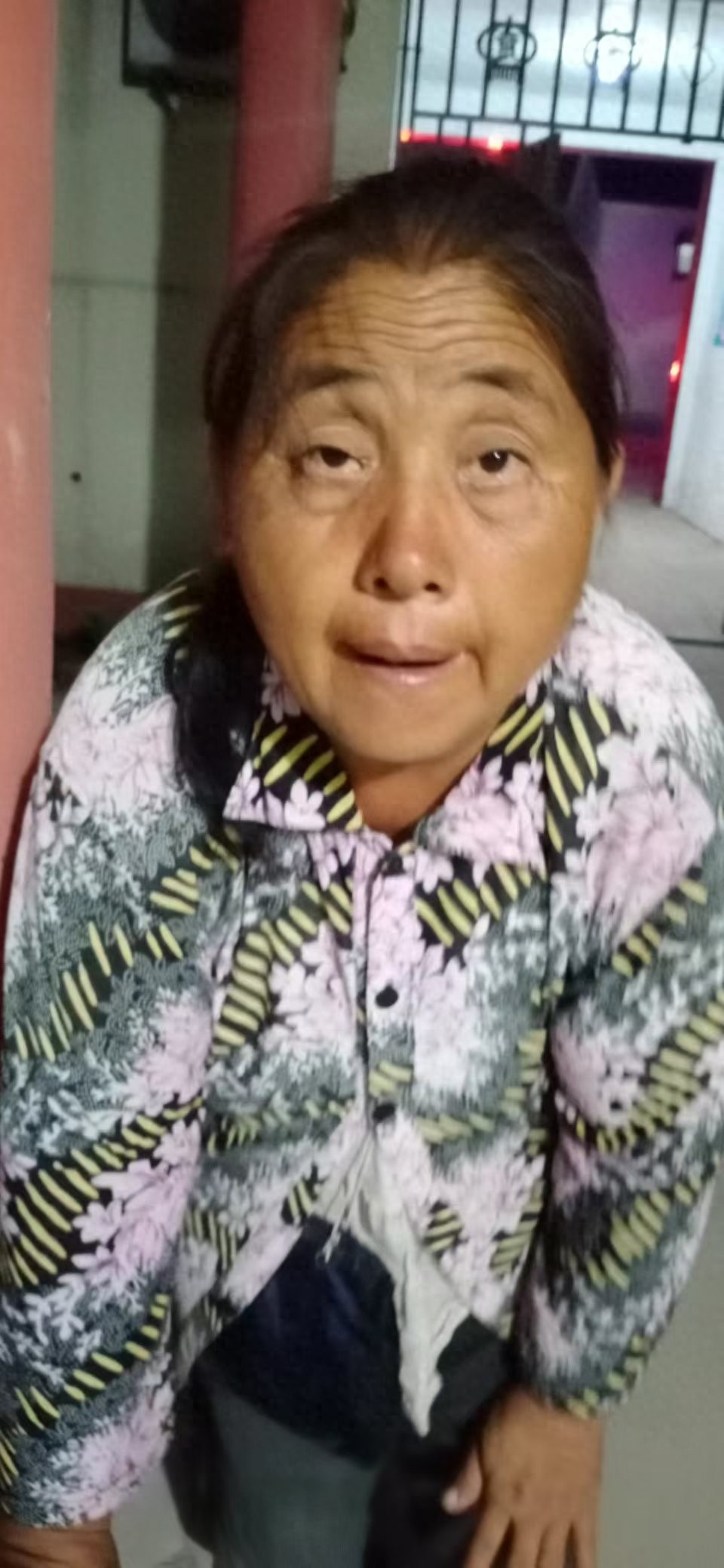 走失者照片 沧州市寻亲：五旬女子被救助，穿米黄...