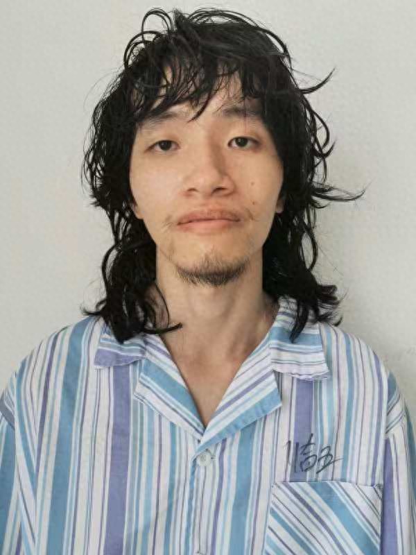 走失者照片 梅州市寻亲：青年男子被救助，穿蓝色...
