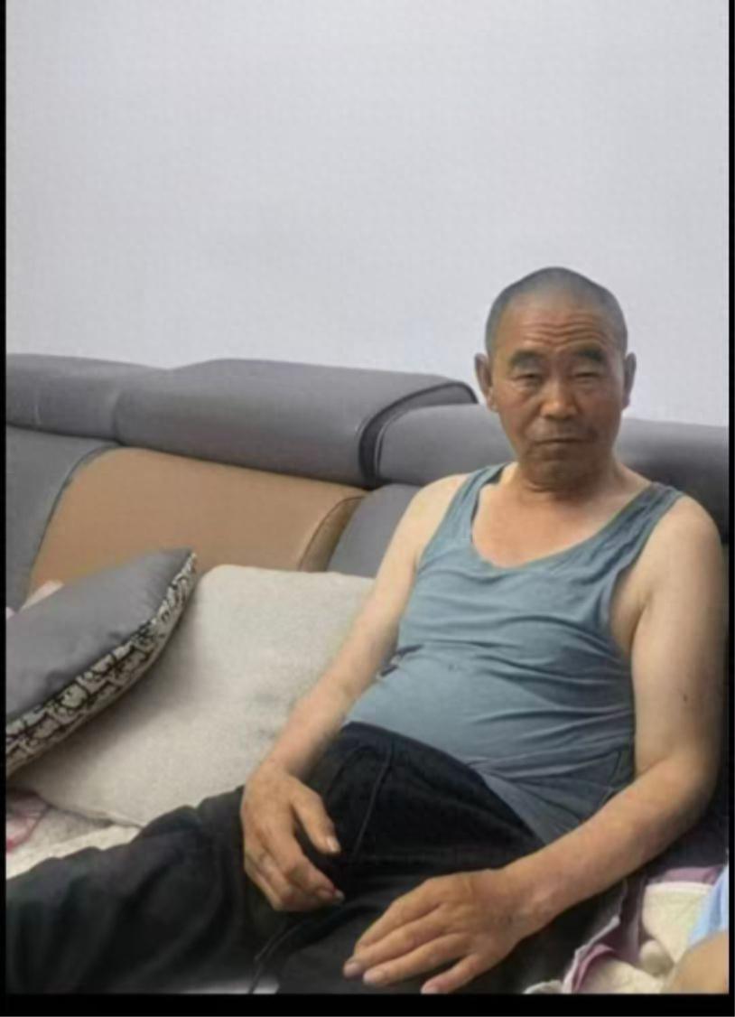 走失者照片 大同市寻人：七旬老人走失，穿灰色运...