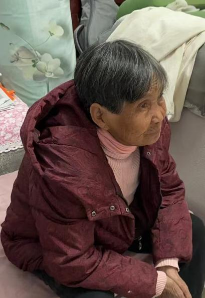 走失者照片 黄石市寻人：七旬老太走失，偏瘦，穿...