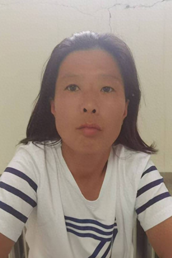 走失者照片 长治市寻亲：中年女子被救助，披浅绿...