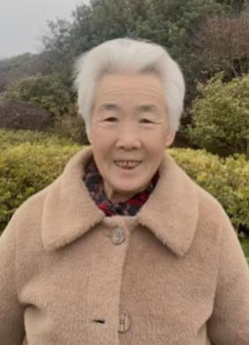 走失者照片 临汾市侯马市寻人：八旬老太走失，患...