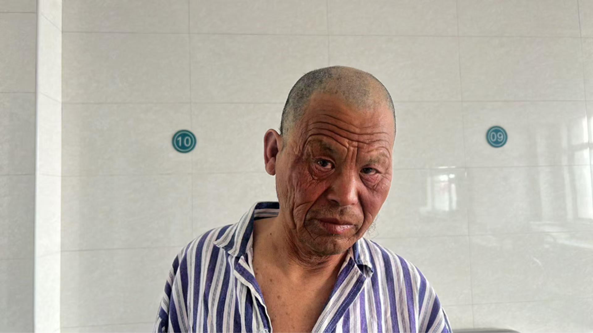 走失者照片 天津市寻亲：六旬老人被救助，穿蓝色...